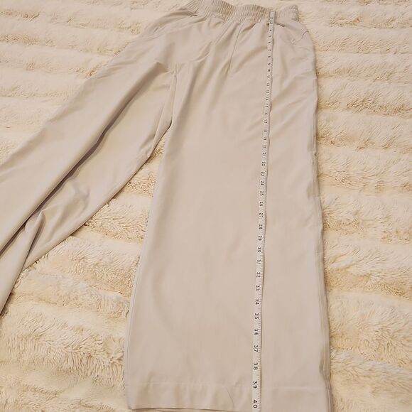 Lululemon Swift Mid-Rise Wide-Leg Pant in color bone size 2 new no tag - Picture 14 of 16